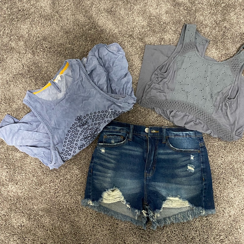 SO mom shorts (never worn)
